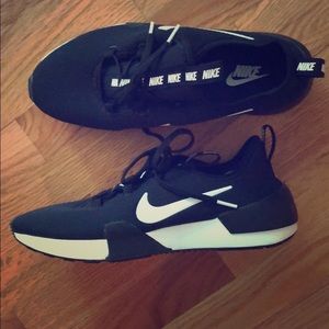 Women’s Nike sneakers